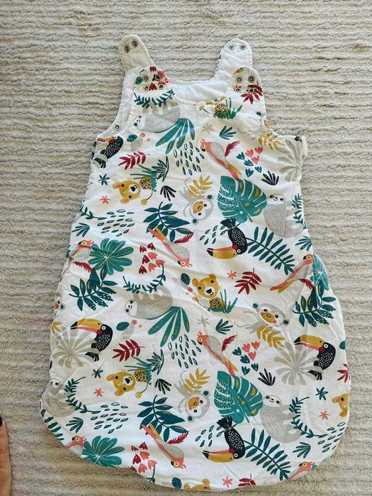 Детски дрехи на различни марки и различни размери