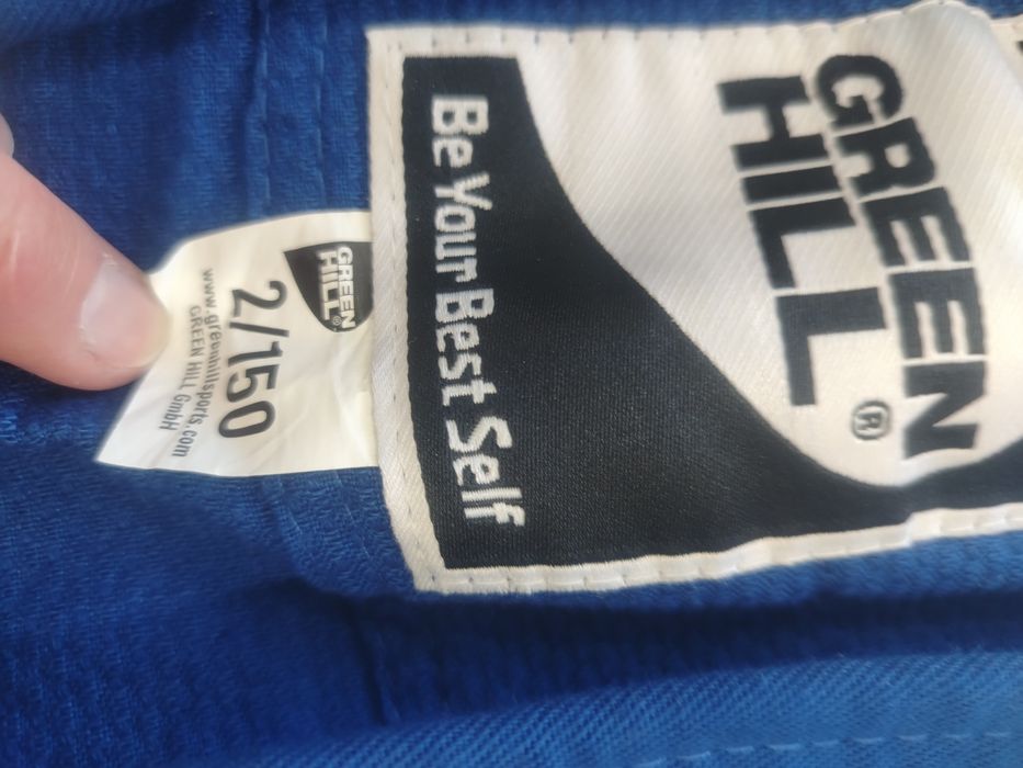 Продам кимоно для дзюдо новая