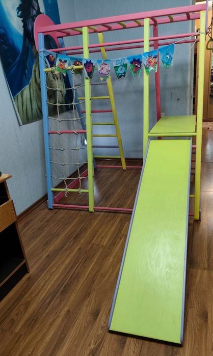 Детский спортивный комплекс с горкой