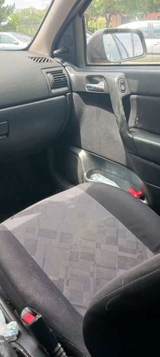 Продавам лека кола