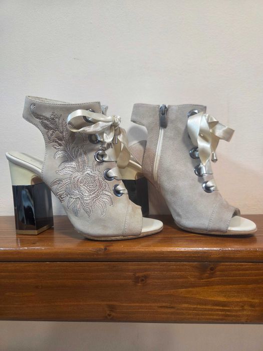 Летни дамски боти от естествен велур