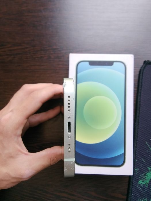Iphone 12 / 64гб