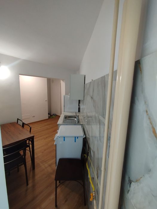 Închiriez garsonieră