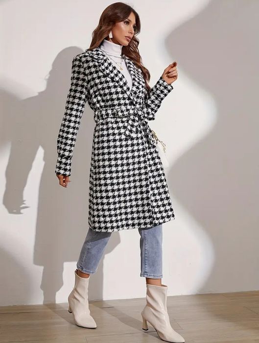 Елегантно дамско манто