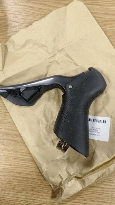ДЯСНА КОМАНДА:Shimano Ultegra DI2 ST-R8150 12sp