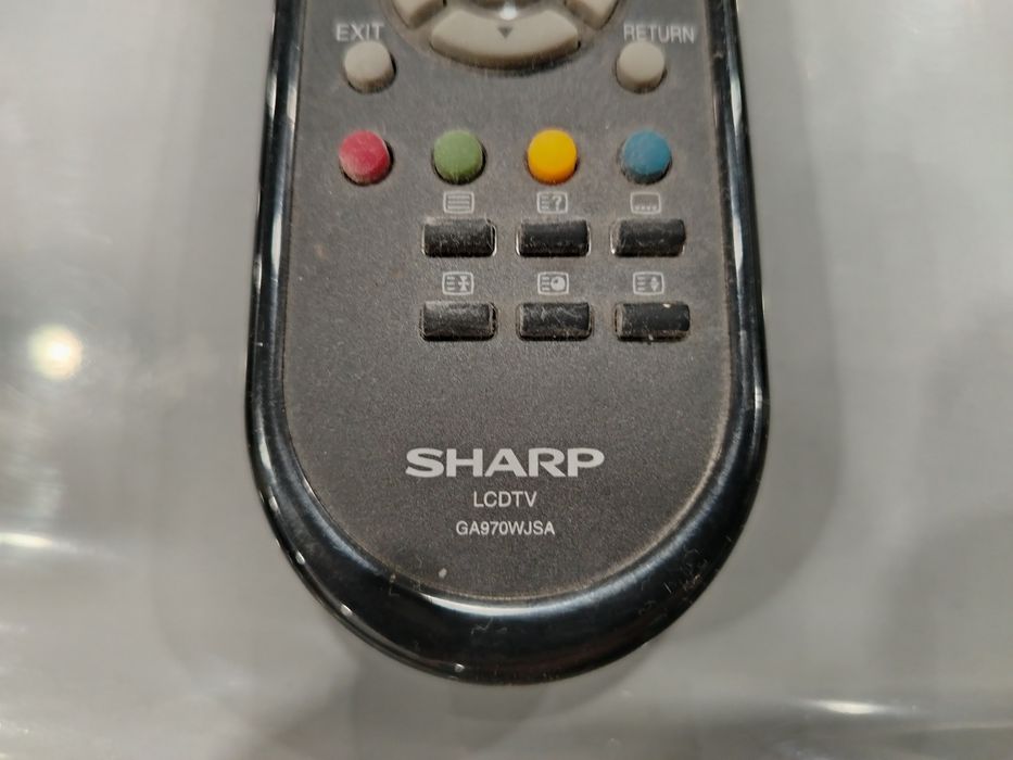 Телевизор Sharp, телевизор Samsung, колонки аудио, багетная рамка