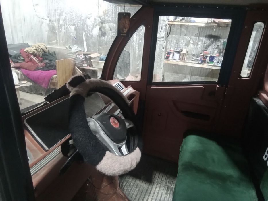 Муравей гибрид 1.5 т с номером