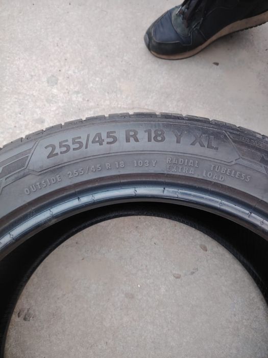 255/45 R18 și  245/40 R18 Barum