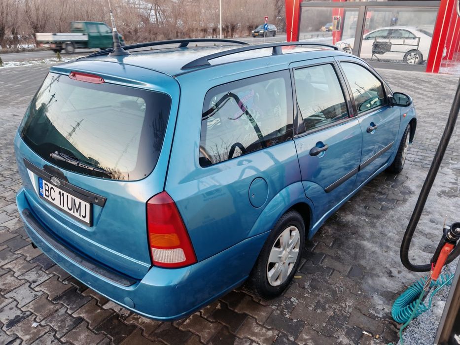 Vând Ford focus benzina