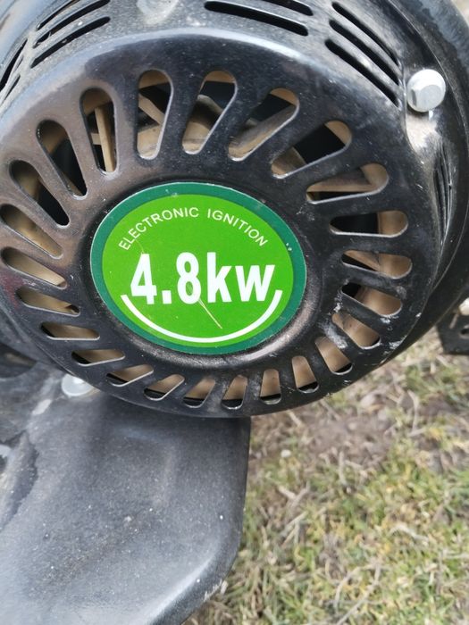 Motosăpătoare Bronto cu diferite accesorii