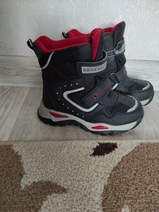 Продам ботинки на мальчика!