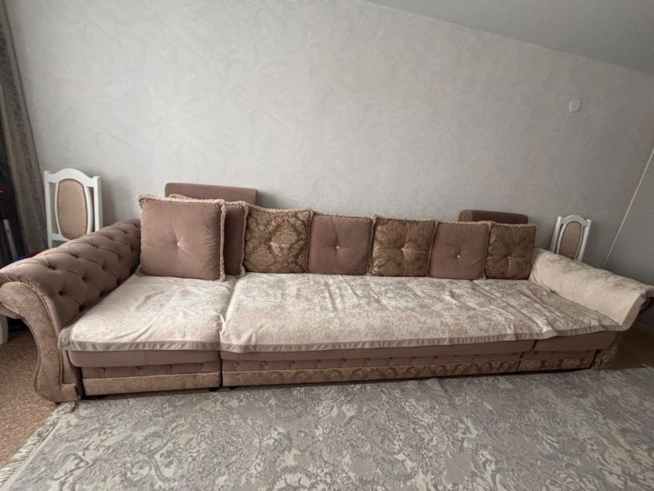 Диван б/у,цвет коричневый