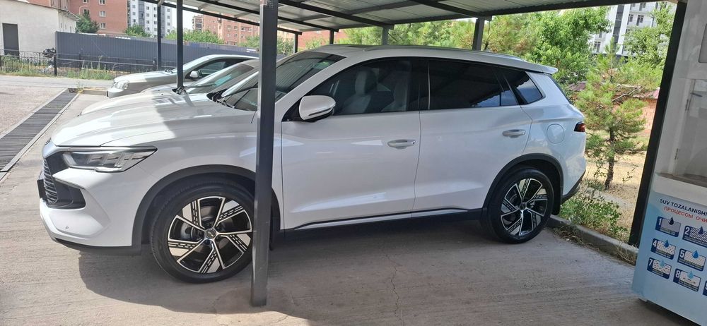 BYD SONG PRO FULL гибрид sotiladi srochna