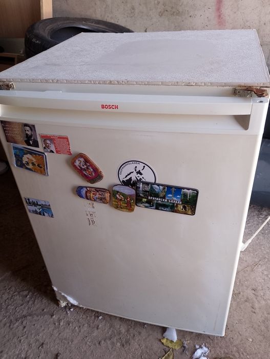 Хладилник Bosch ( неработещ)