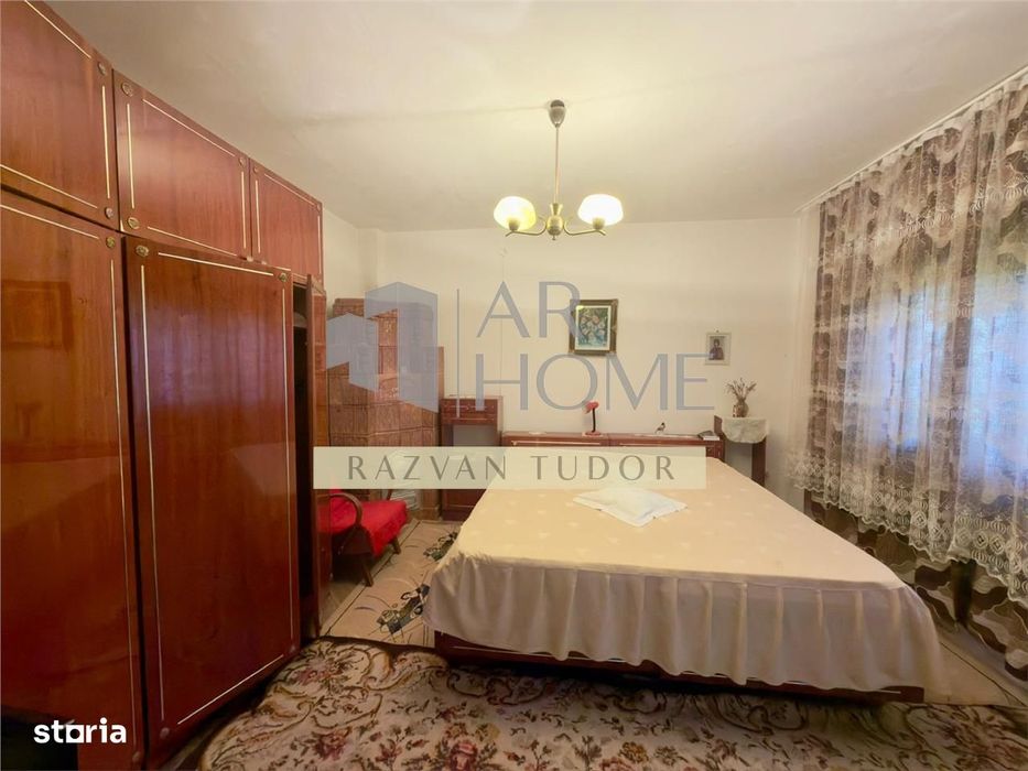Casa 4 camere , cu beci ,1681m2 teren , Boldesti Scaeni