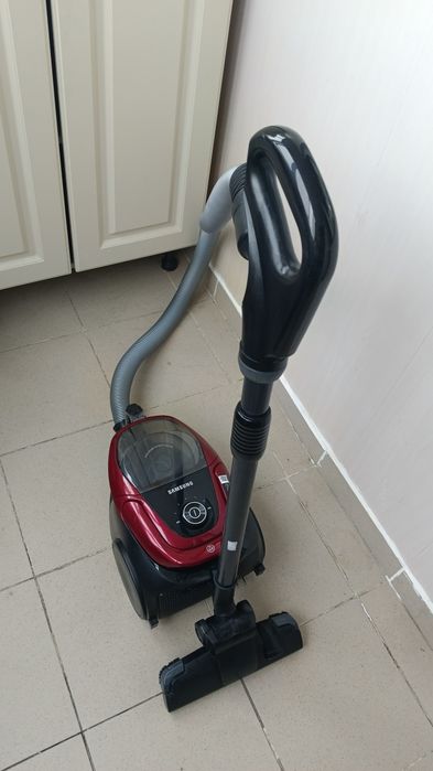 Пылесос  Samsung VC18M3120V1/EV