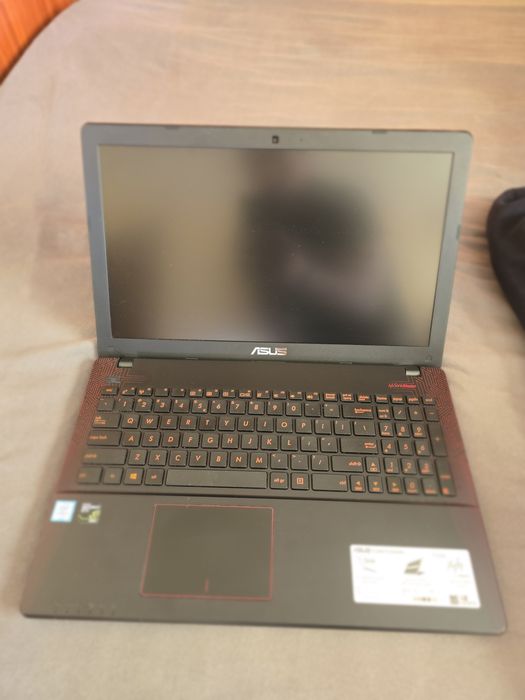 Laptop asus f550v
