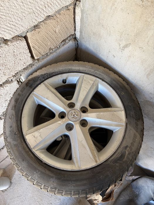 Продаю 215/55/17