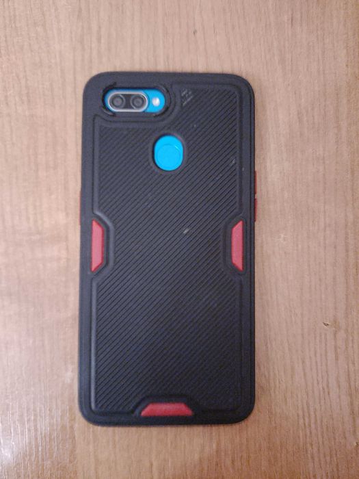 Продам сломанный телефон oppo