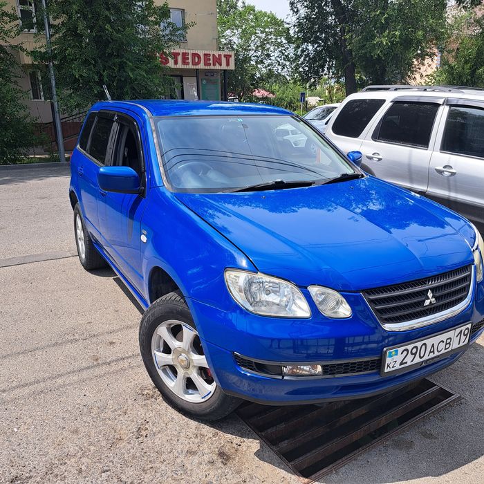 Продам машину есть резина зима лето