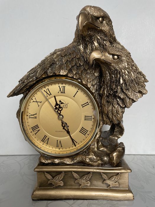 Продаю каминные настольные часы