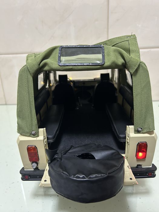 Vand macheta ARO 240 la scara 1:8