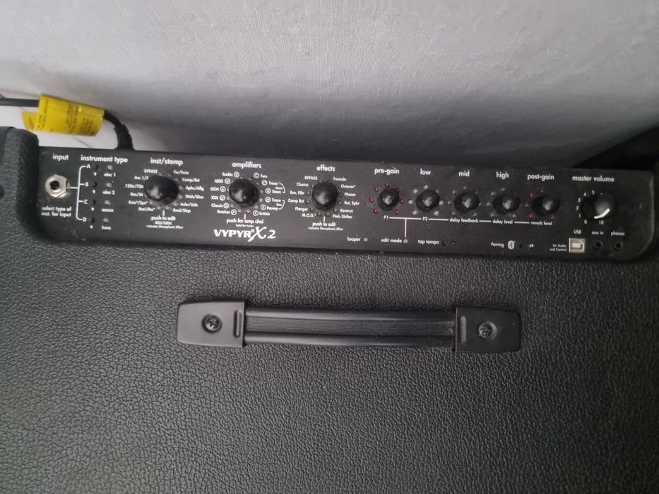 продам комбоусилитель vypyr x2
