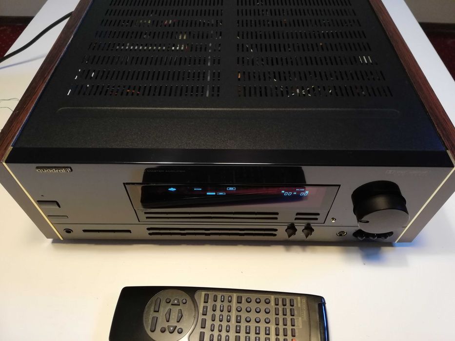 Amplificator QUADRAL model LOGIC FIVE cu telecomanda - Impecabil/Korea