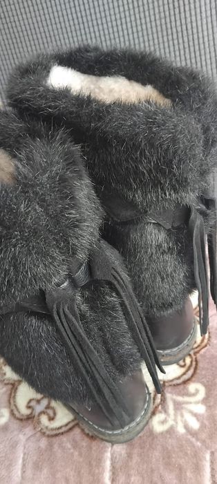 Унти новый кожаный