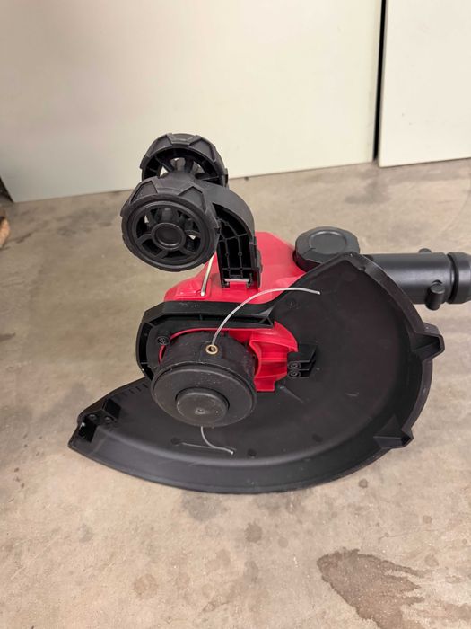 R20 Коса акум. Li-ion 300mm 2x2Ah RDP-SCBC20