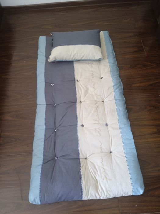 Bolalar uchun xar xil turdagi matraslar yostiqlar va toshaklar