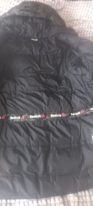 Продам пуховик марки Reebok