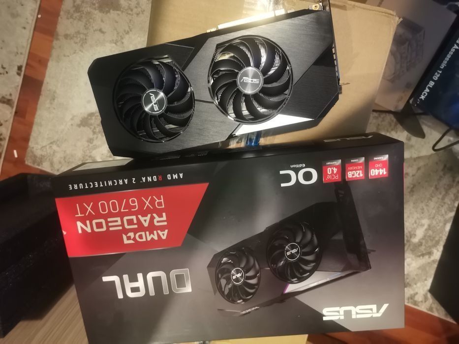 Placa video AMD Rx 6700xt Asus Dual 12 Gb  ca noua