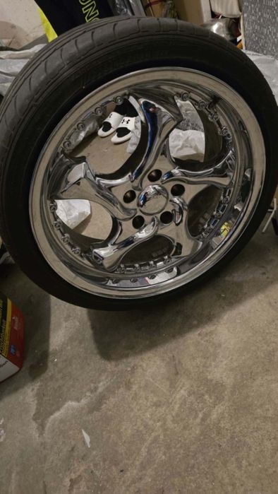 Vând  urgent set de jante ESKIN TUNING