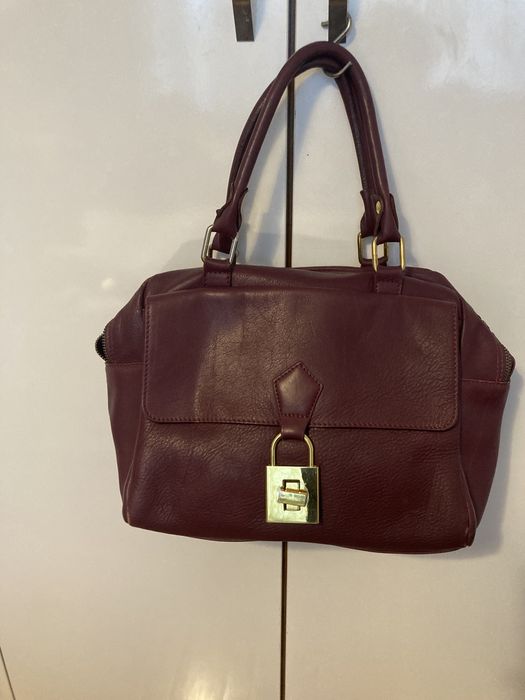 Дамска чанта от естествена кожа в лилаво