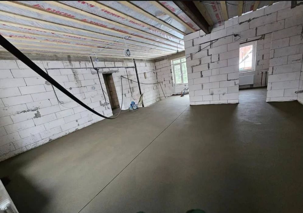 Стяжка полусухая