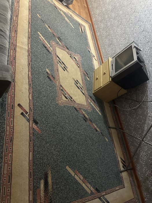 Продам ковер 2 на 4