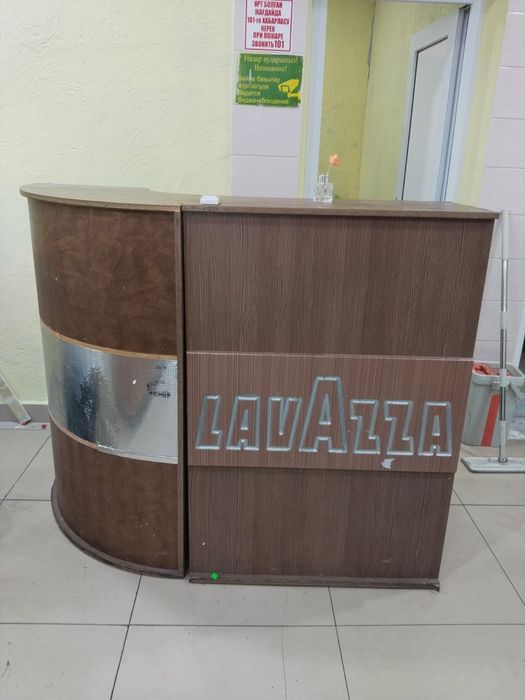Продам барные стулья и стол
