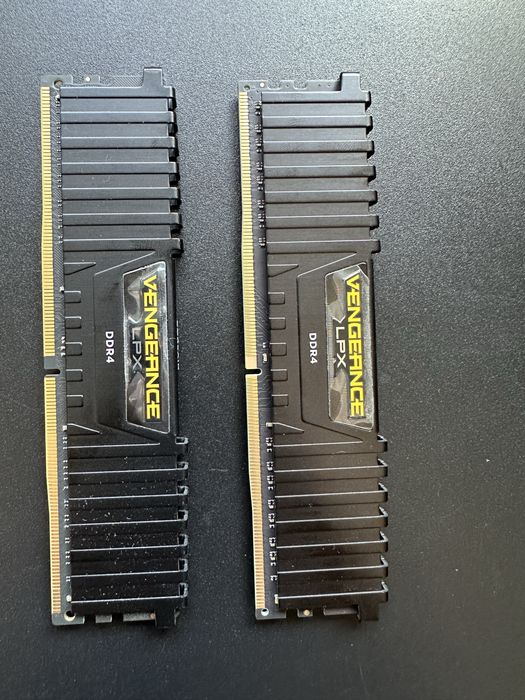 Kit RAM Corsair Vengeance LPX 16GB (2x8GB) DDR4 3000MHz CL15