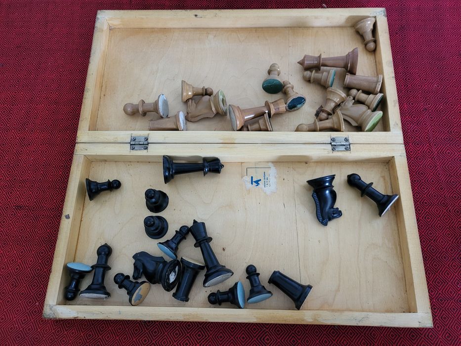 #2 Масивен стар дървен шах