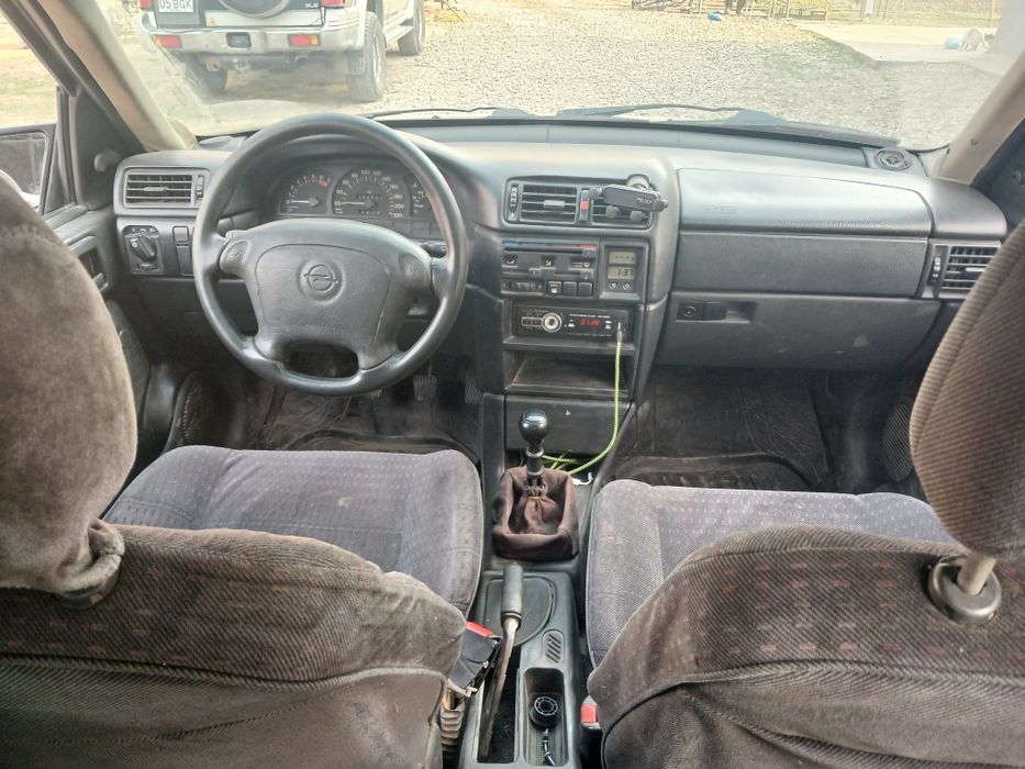 Opel vectra     .