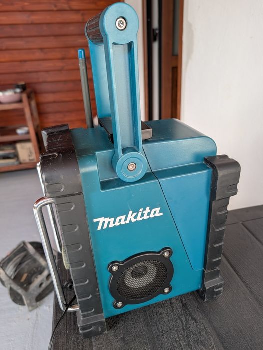 Radio stereo Makita de santier