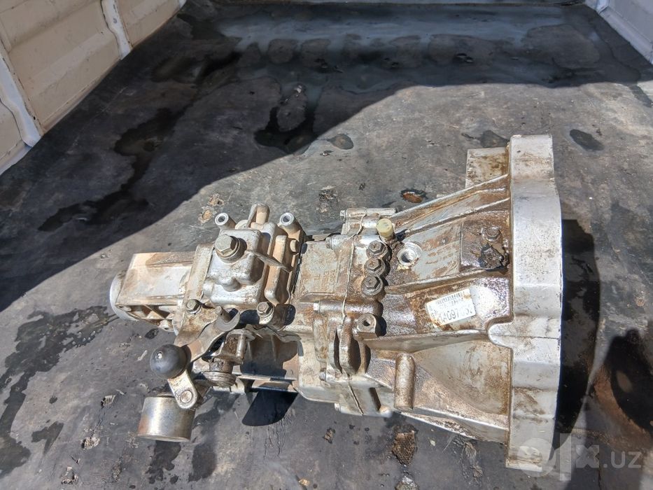 Changan  98 karobka zapchast xonanda xamma narsasi bor