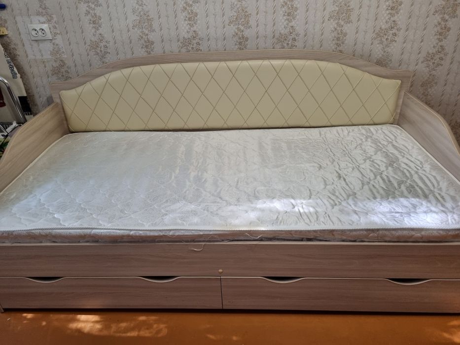 Кровать полуторка