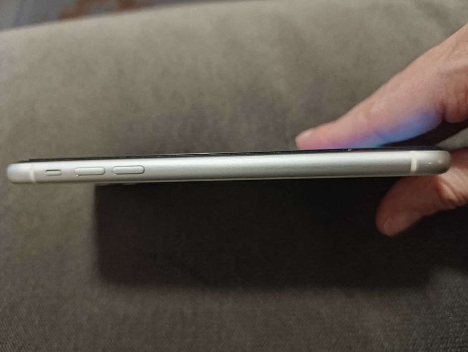 Телефон Iphone 11