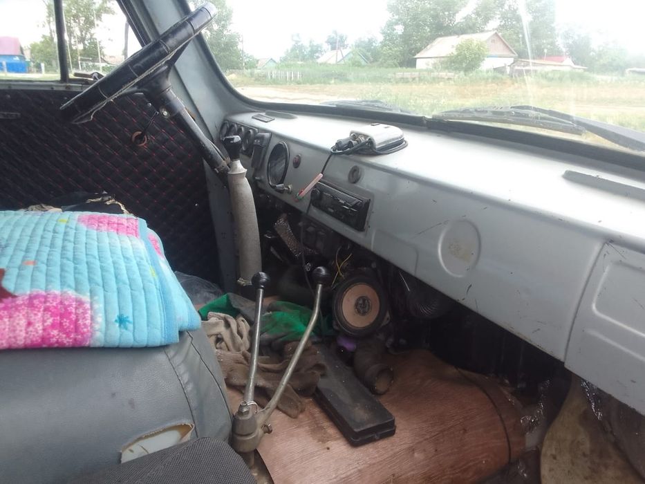 Уаз 3303 бортовой 2.7млн.