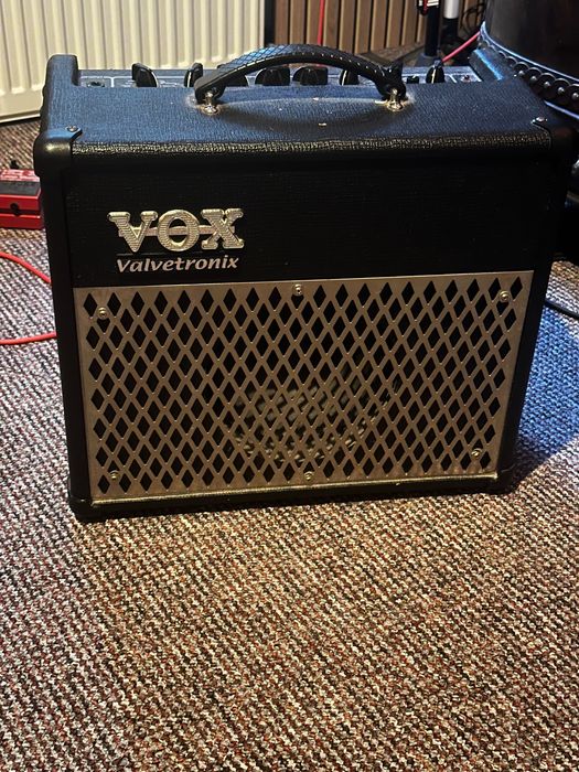 PERECHE YAMAHA HS3 / monitoare studio + amplificator VOX