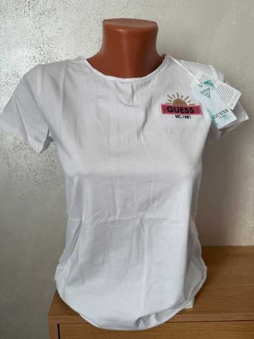 Тениски Guess различни модели