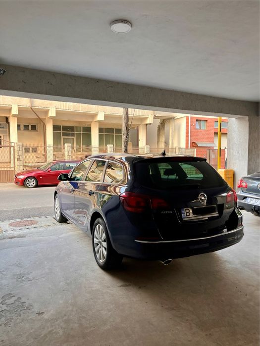 Opel Astra J din 2016 motor 2.0 motorina CUTIE AUTOMATA euro 5 km 240000