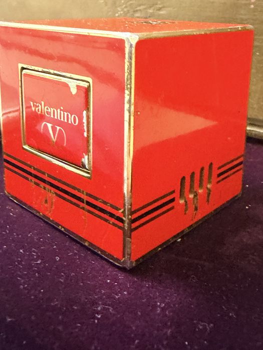 Bricheta de birou cu parfum Valentino placata aur